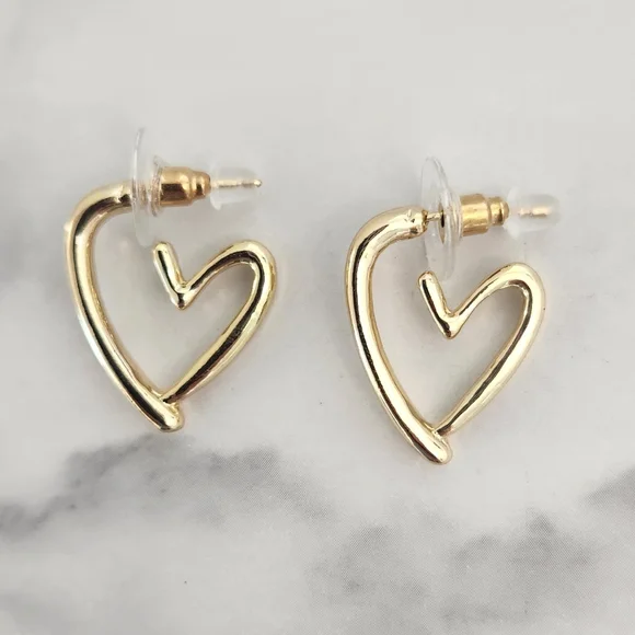 NWT Modern Gold Plated Heart Shape Earrings Chic & Artistic Statement Piece - Picture 2 of 9